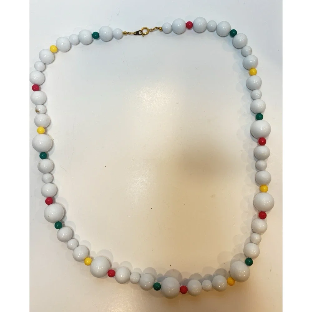 Vintage 1980's Necklace White Acrylic Bead 30